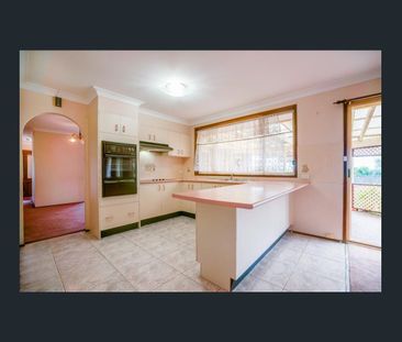 Beautifully Presented 4-Bedroom Home with Multiple Living Areas - Photo 5