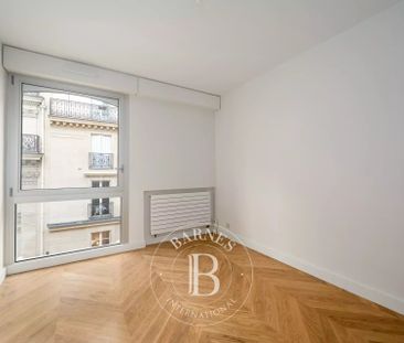 Tout savoir sur cet appartement dans le quartier Invalides, à Paris... - Photo 4