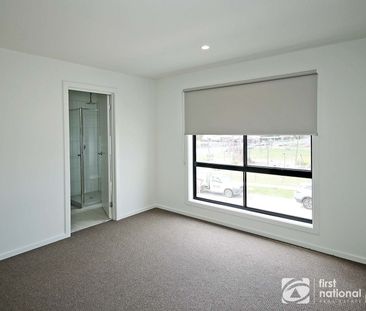 Near new townhouse - Photo 3