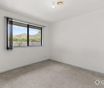 Well Kept 3 Bedroom Home & Study - Photo 4