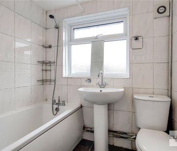 3 bedroom end of terrace house to rent - Photo 6