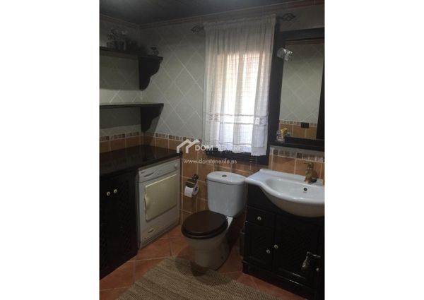 Chalet adosado · Alquiler a largo plazo ·