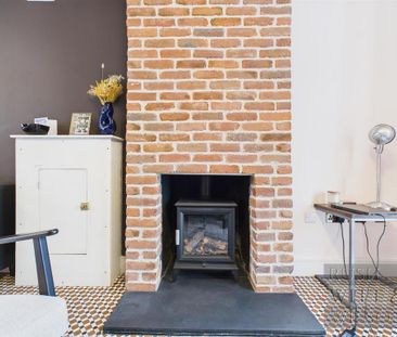 2 bedroom semi-detached house to rent - Photo 4