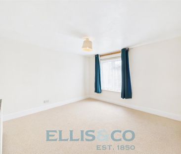 2 bedroom end of terrace house to rent - Photo 5
