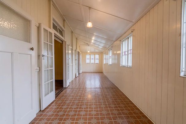 “OPTIMAL LOCATION - OPPOSITE IPSWICH HOSPITAL” - Photo 1