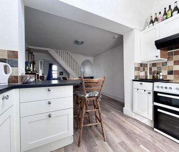 2 bedroom terraced house to rent - Photo 6