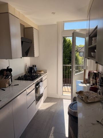 3 Bed Flat, Pitshanger Lane, W5 - Photo 2
