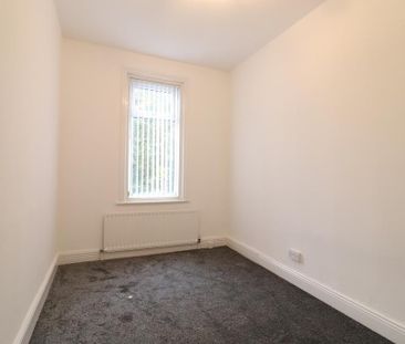 3 bedroom apartment to rent - Photo 4