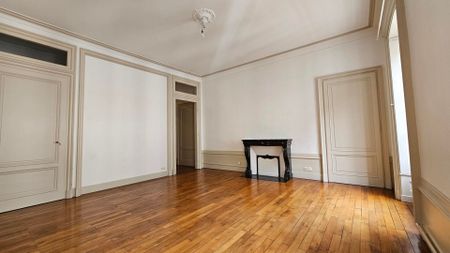 Location Appartement 4 pièces 148m² BESANCON 25000 - Photo 2