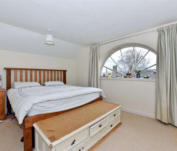 Private Bell Tower apartment within the grounds of the impressive B... - Photo 2