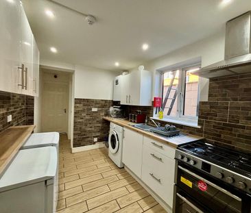 House share to rent - Photo 2