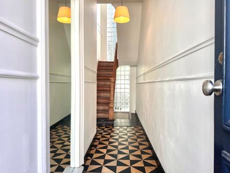 Aantrekkelijk gerestaureerd burgerhuis gelegen aan het Gentse Sint-Elizabeth Begijnhof - Photo 2