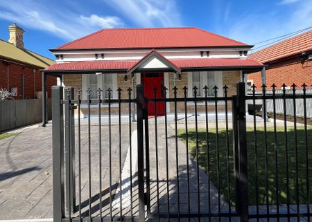 Large Character Home Only Minutes to the CBD - Photo 5