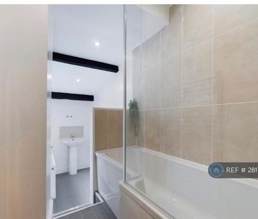 2 bedroom end of terrace house to rent - Photo 1