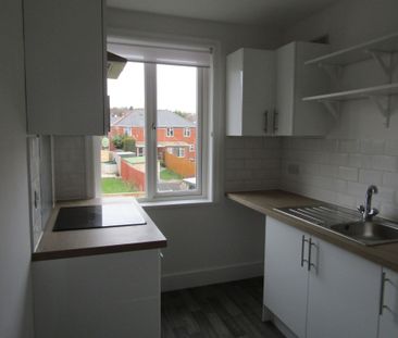 1 bed Apartment - To Let - Photo 2