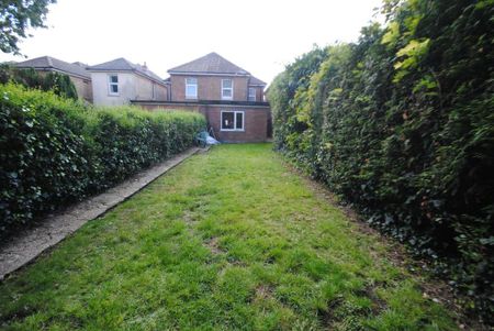 5 bedroom semi-detached house to rent - Photo 3