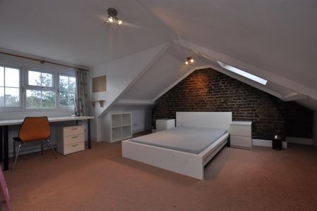 4 bedroom terraced house to rent - Photo 3