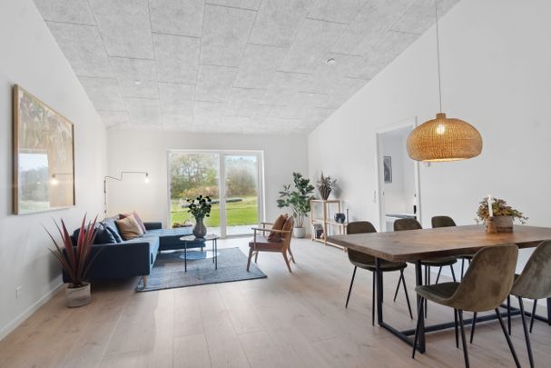 Rummeligt rækkehus med god beliggenhed - Foto 1