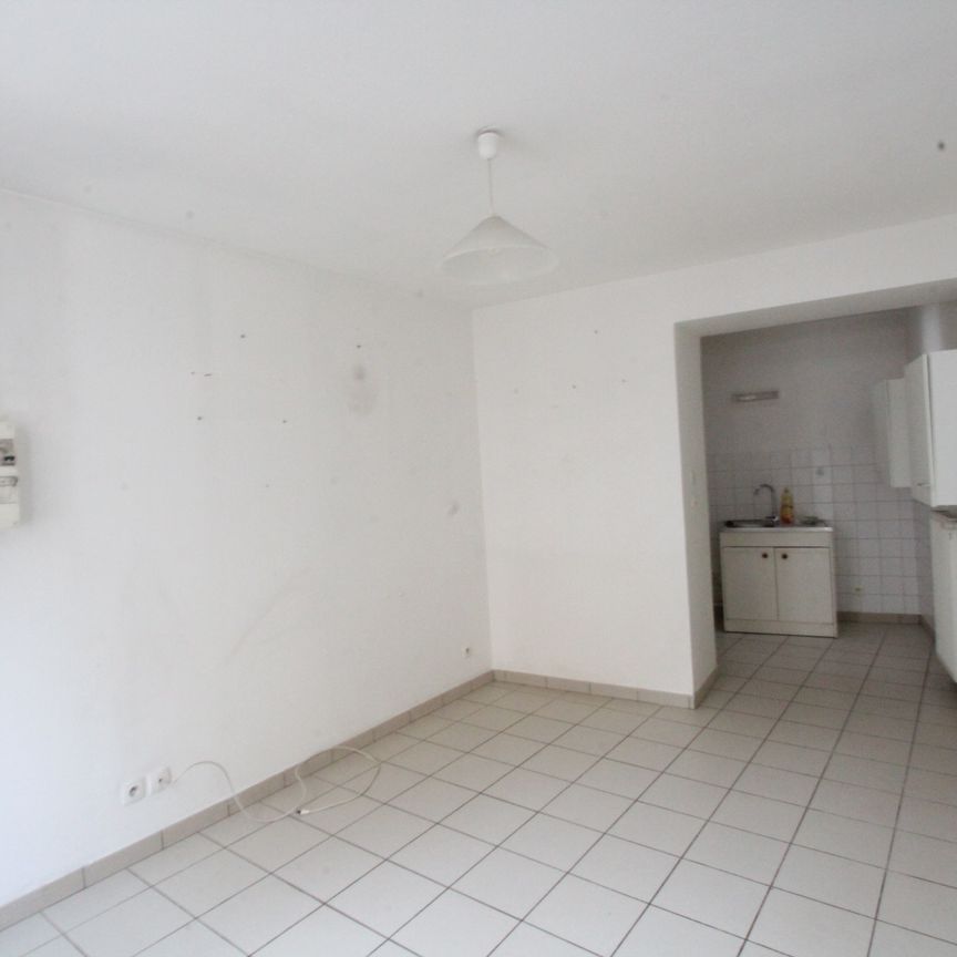 Location Appartement 2 pièces 35m² LA CHARITE SUR LOIRE 58400 - Photo 1