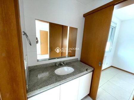 Apartamento com 3 quartos e 96m² para alugar em Abraão, Florianópolis. - Foto 3