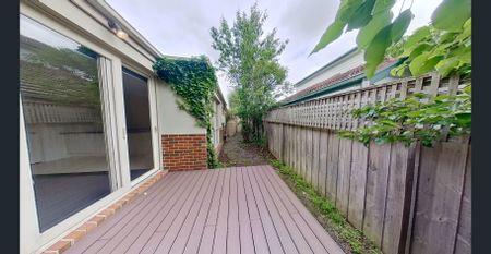 Spacious 2 Bedroom Villa - Photo 5