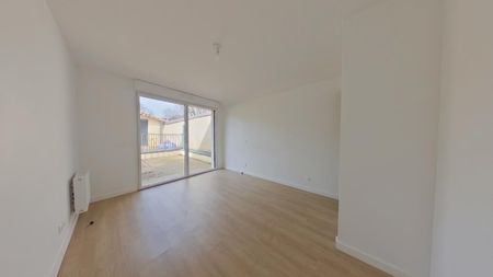 Location Maison 4 pièces 112m² POITIERS 86000 - Photo 2