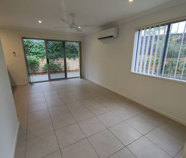 4 Bedroom - Available now - Photo 2