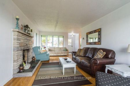 For Lease - 239 Dundas Street Unit# upper, Belleville, Ontario - Photo 2