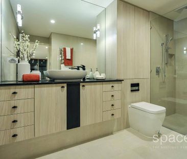 Gem in Fremantle! - Photo 1