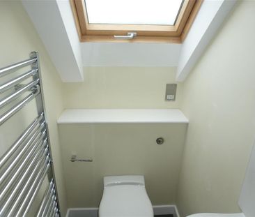 4 bedroom semi-detached house to rent - Photo 2