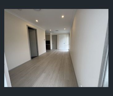 MODERN FAMILY HOME - Photo 3