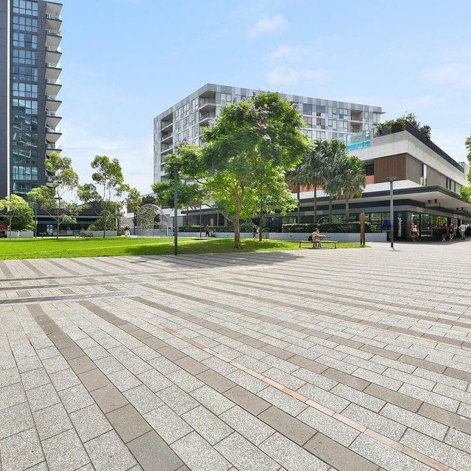 Architecturally Designed, Luxuriously Modern, Centrally Positioned And Expansive Three Bedroom + Study Nook, Two Bathroom Oasis - Photo 1