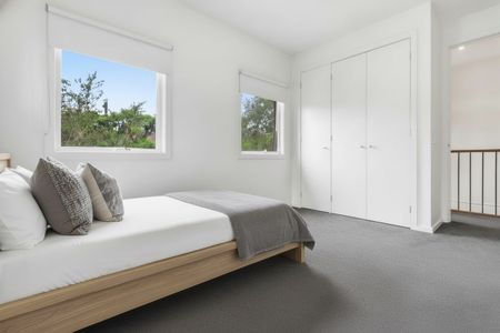 Thinking of selling? Contact our agent - Photo 5