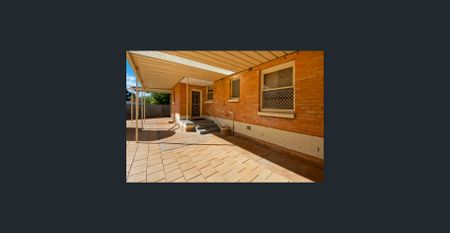 Cute & Comfortable 3 bedroom semi home - Photo 4