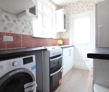 3 bedroom end of terrace house to rent - Photo 1