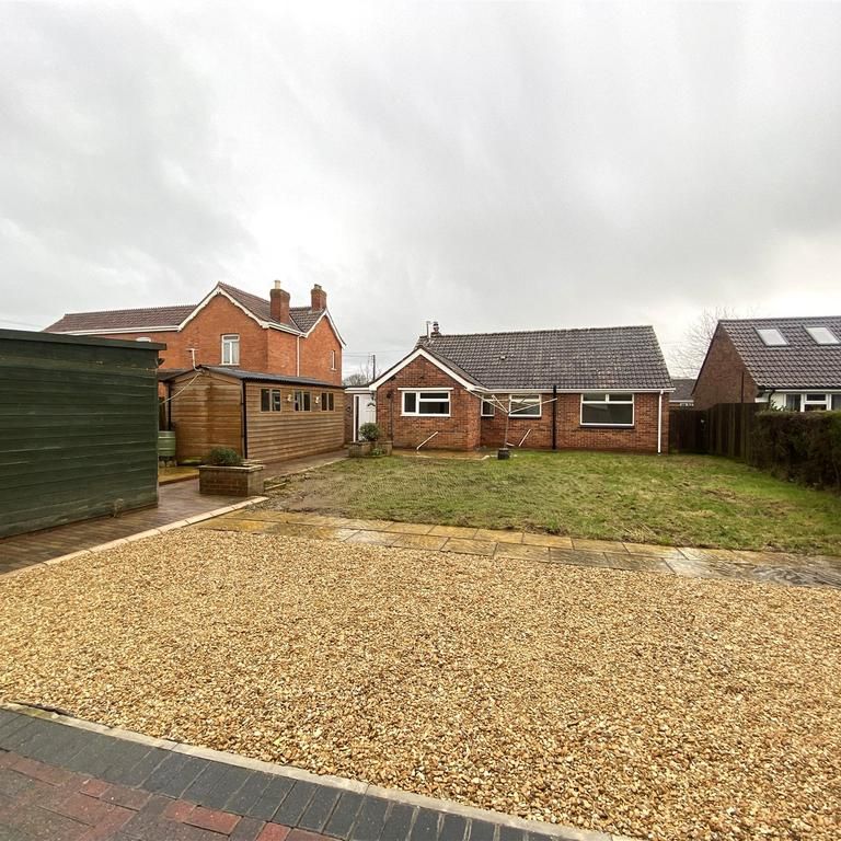 2 bedroom bungalow to rent - Photo 1