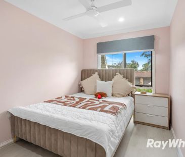 Charming Family Home with in-ground pool & teenage retreat in St Clair - Photo 4