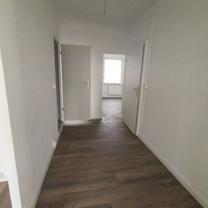 Frisch Renovierte 3-Raum-Wohnung mit Badewanne und Balkon - Photo 1