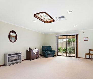 Spacious Family Home In Popular Location - Photo 5