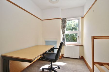 Acacia Road, Guildford, Surrey, GU1 1HL - Photo 4