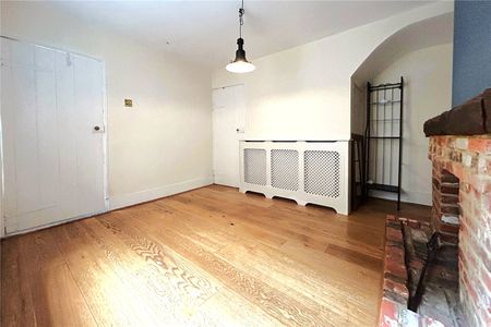 Newnham Road, Hook, Hampshire, RG27 - Photo 5