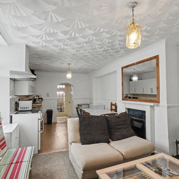 1 bedroom in a house share to rent - Photo 1