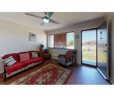 Comfortable Family Home - Photo 4