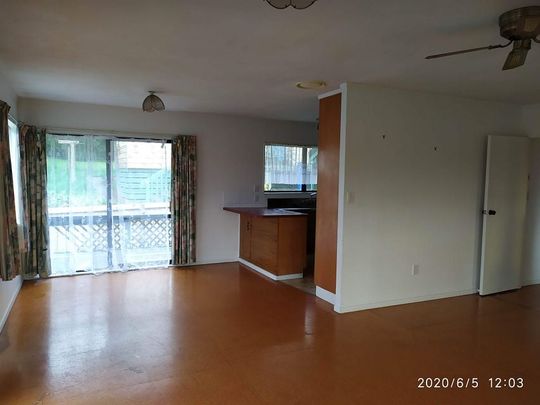 Charming 3BR Home with Garden & Balcony! - Photo 1