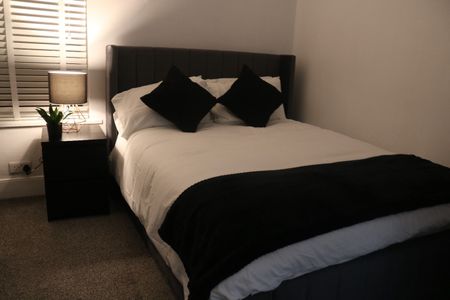 2 Bed Maisonette, Cromwell Road, SO15 - Photo 5