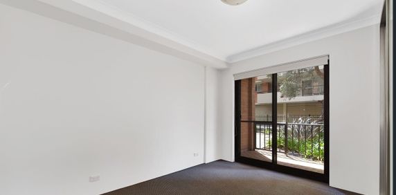 GREAT AND CONVENIENT LOCATION IN BRIGHTON LE SANDS - Photo 2