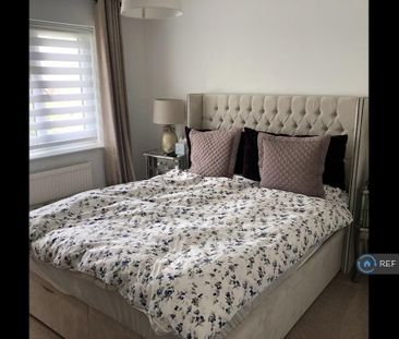 3 bedroom end of terrace house to rent - Photo 3