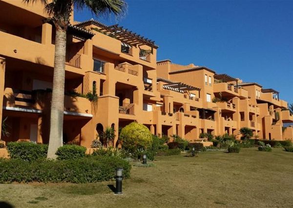 2 Bedroom Apartment For Rent in La Duquesa