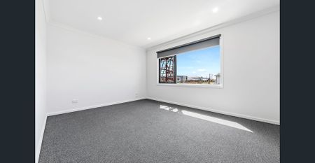 Brand New Townhouse is Sure to Impress Price Reduced and 1 week's free rent - Photo 4