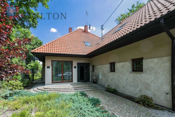 Elegancka willa z basenem w Konstancinie - Photo 1